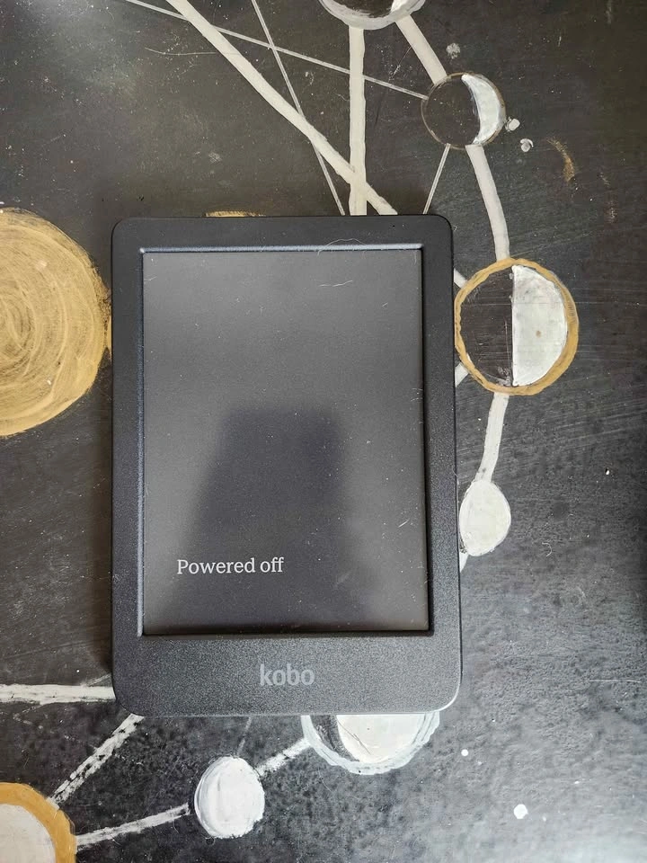 Kobo Clara Colour (Cash Only. Will go as low as 135) - photo 2