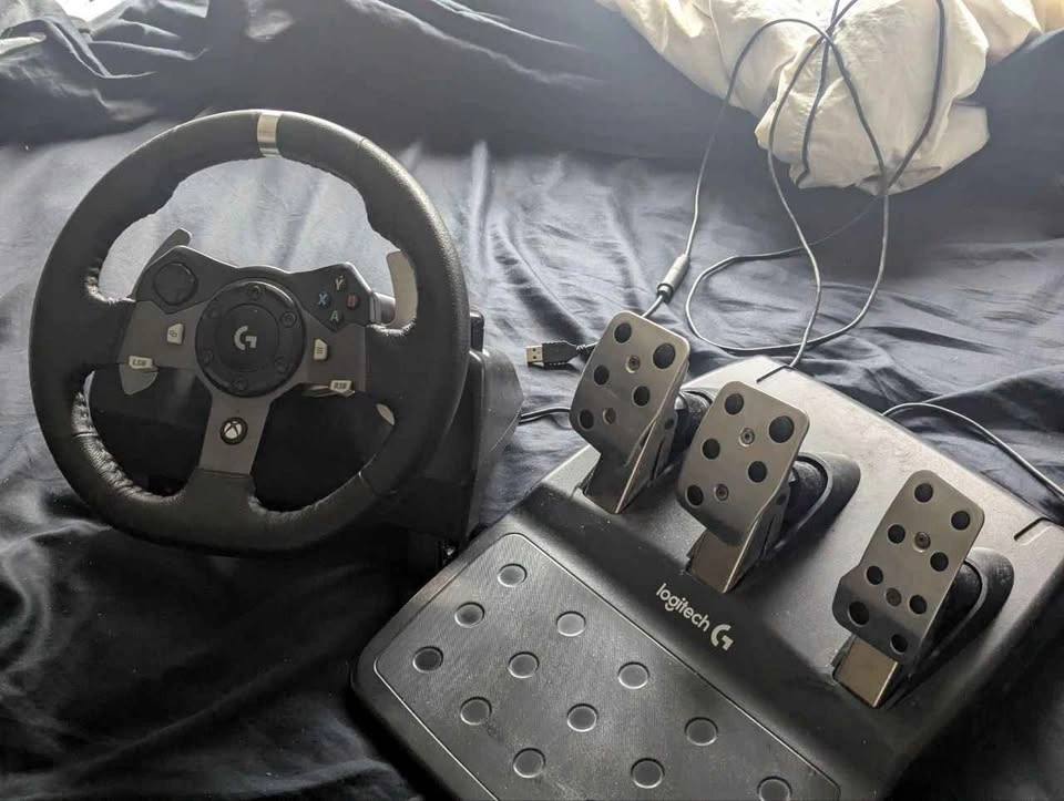 Logitech G920 Racing Wheel