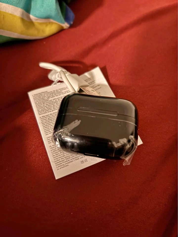 Wireless Earbuds (Brand New, Never Used)