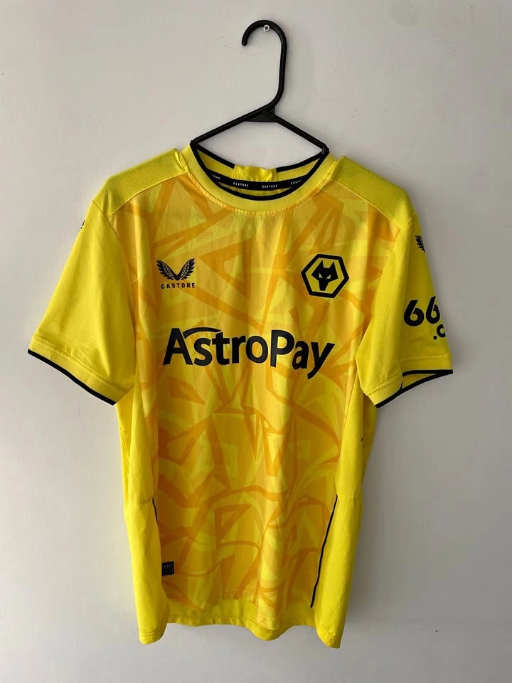 2023-24 Castore Wolverhampton Pro Goalkeeper Jersey Size M