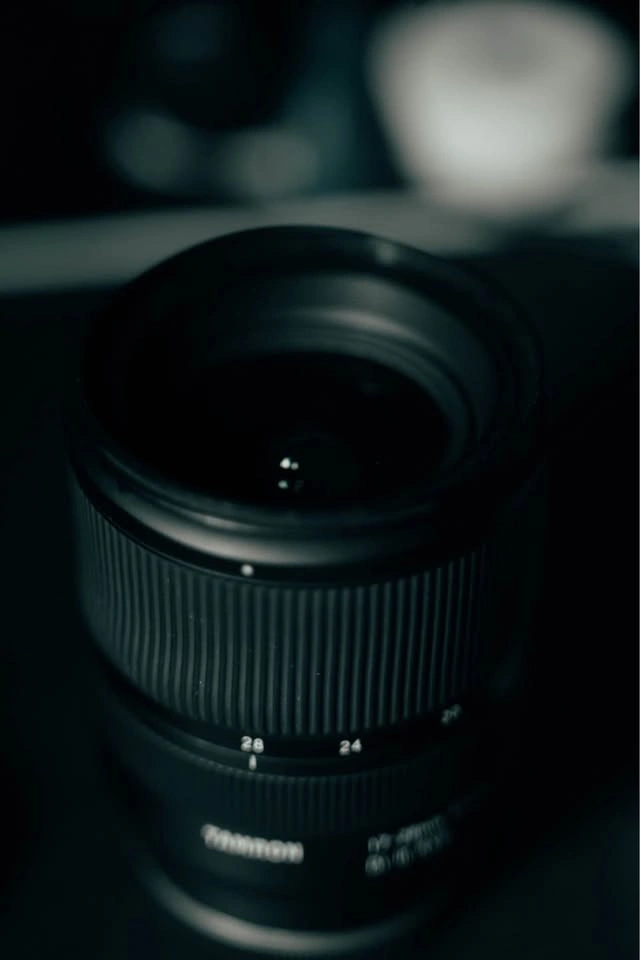 Tamron 17-28mm f/2.8 Di III RXD Lens - photo 2