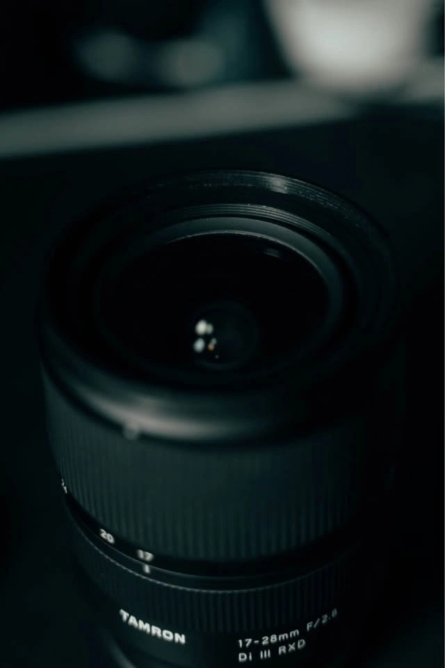 Tamron 17-28mm f/2.8 Di III RXD Lens - photo 3