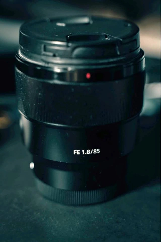 Sony FE 85mm f/1.8 Lens