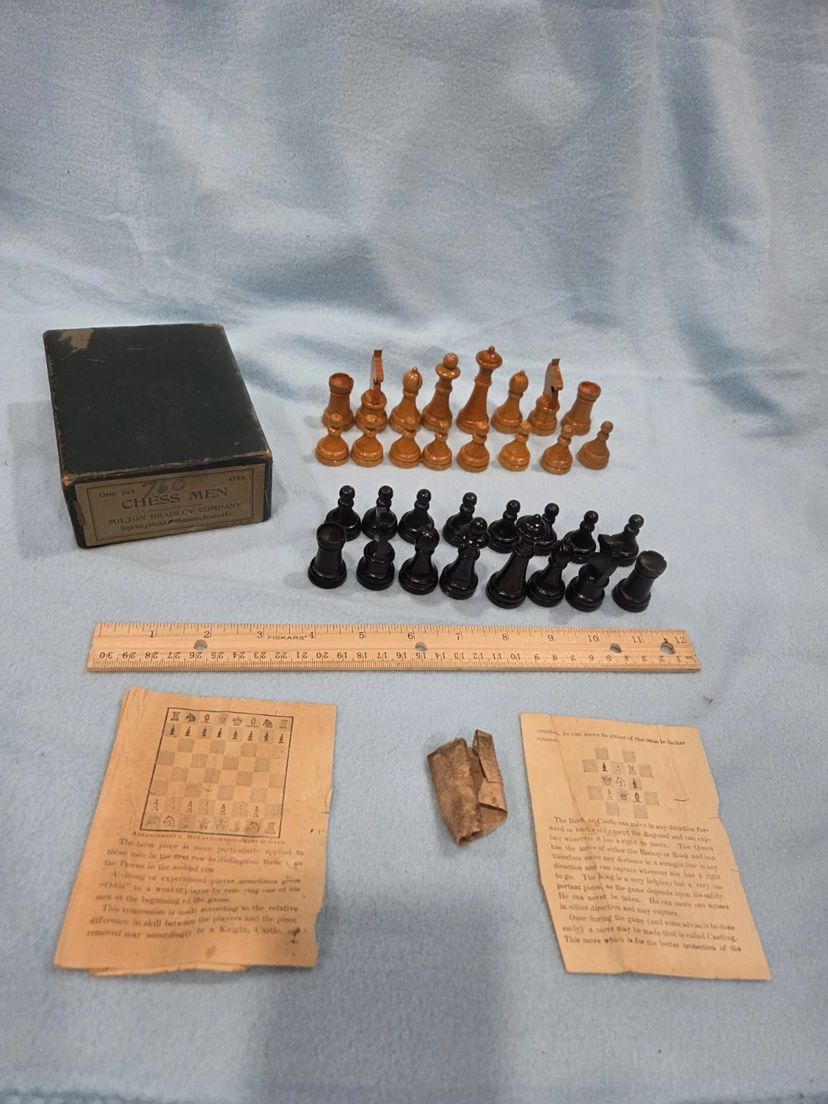 VTG CHESS MEN #4715 MILTON BRADLEY WOOD 1940s
