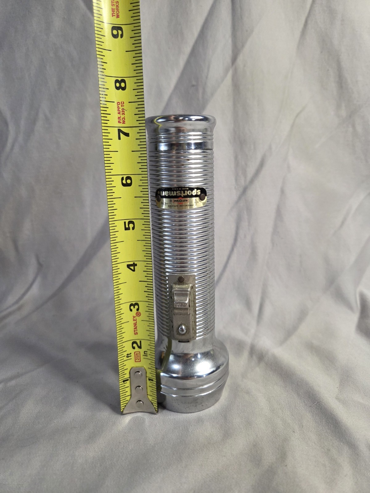 Vintage Rayovac Sportsman "MAGNET LIGHT" Flashlight - photo 2