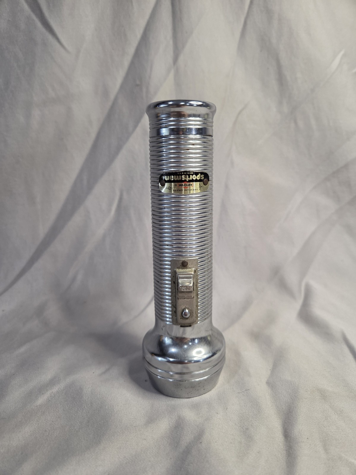 Vintage Rayovac Sportsman "MAGNET LIGHT" Flashlight - photo 3