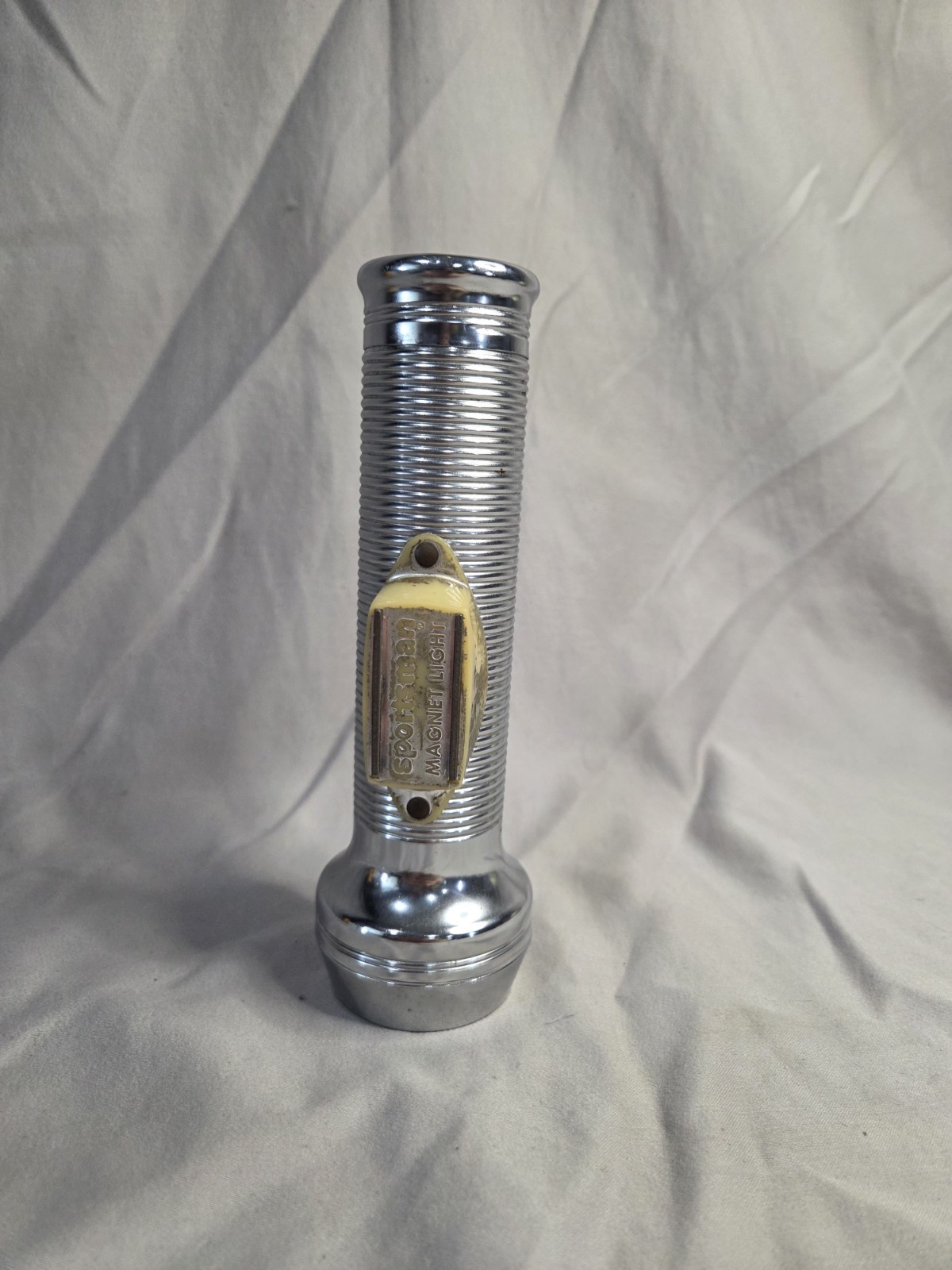 Vintage Rayovac Sportsman "MAGNET LIGHT" Flashlight - photo 4