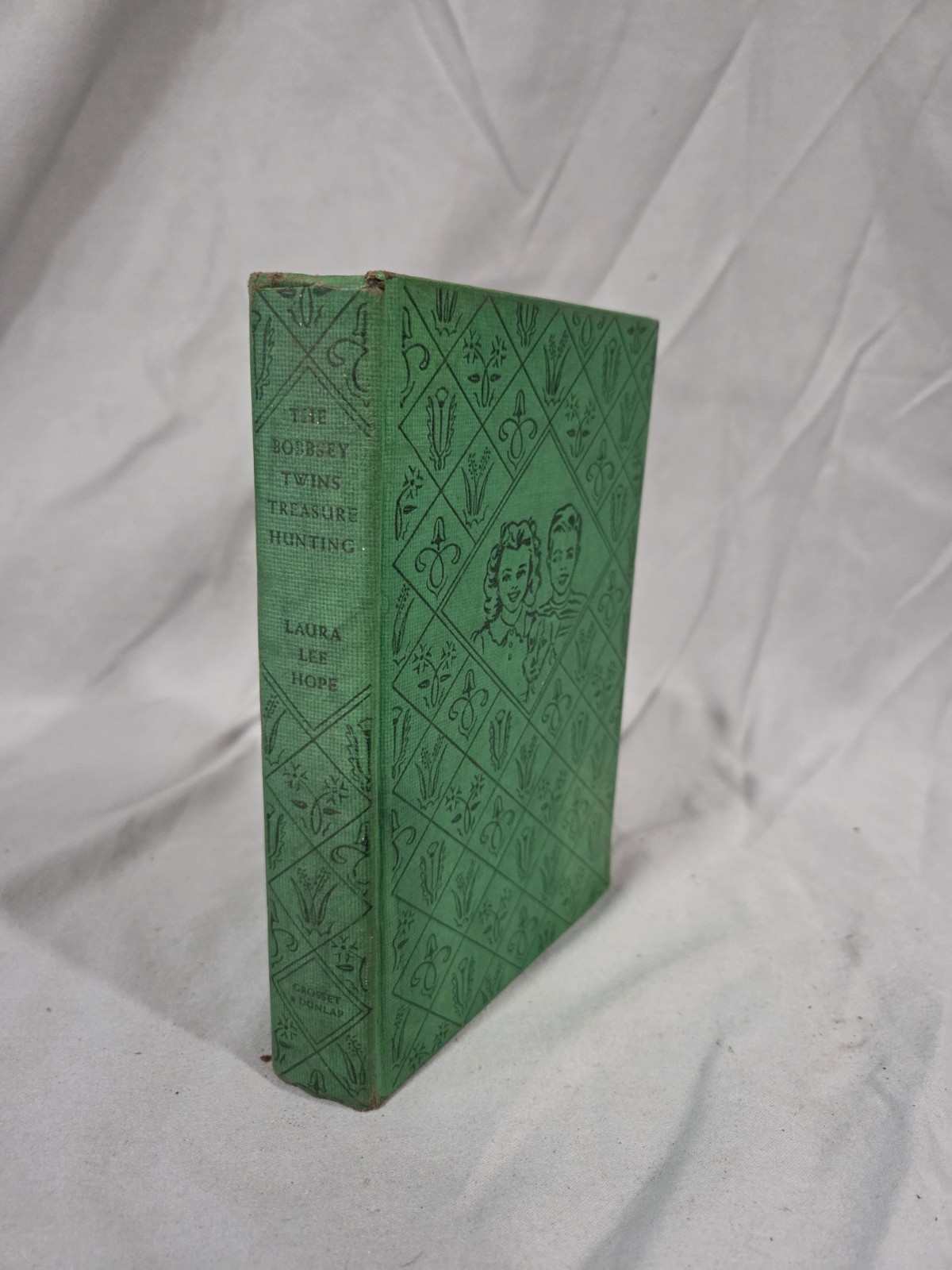 The Bobbsey Twins Treasure Hunting By Laura Lee Hope - photo 4