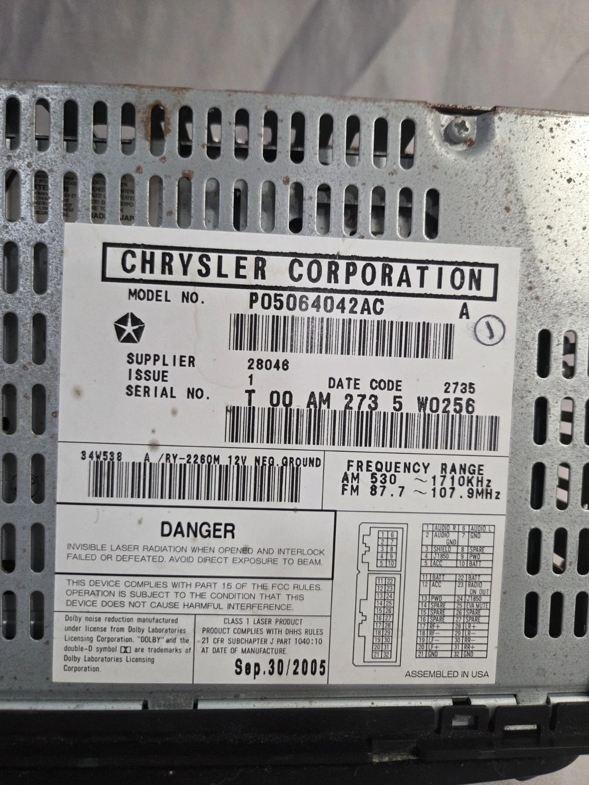 P05064042AC Chrysler OEM Radio Japan Made Original Core Untested