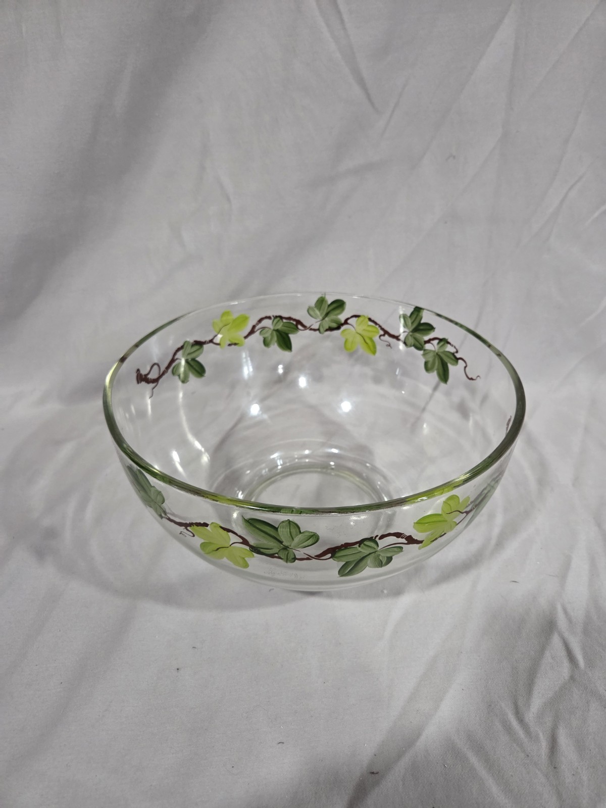 Japanese-Style Hand-Painted Vine Motif Bowl