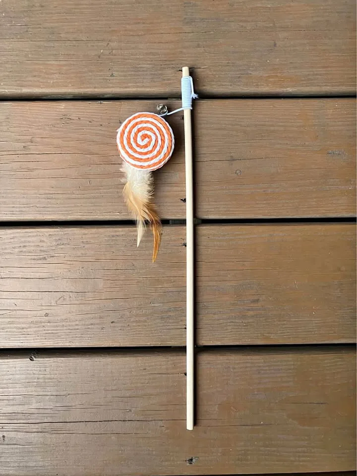Interactive Cat Wand Toy With Feather And Bell - New thumbnail