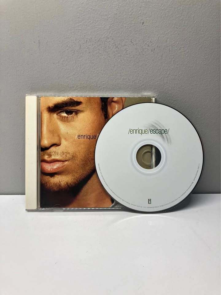 Enrique Iglesias - Escape CD With Lyric Poster