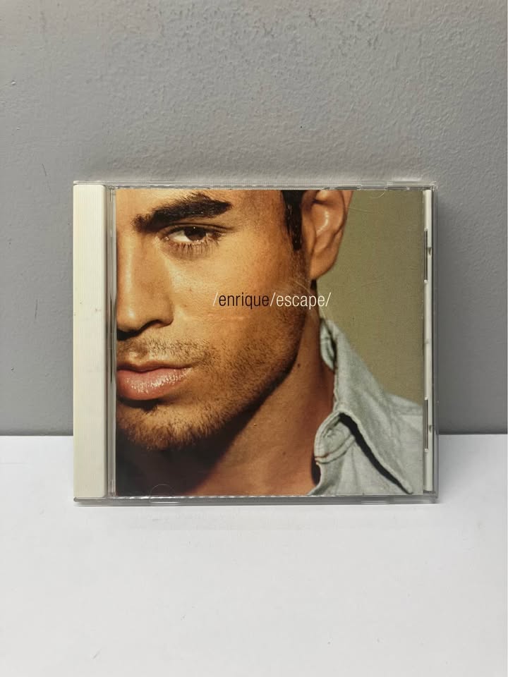 Enrique Iglesias - Escape CD With Lyric Poster - photo 2