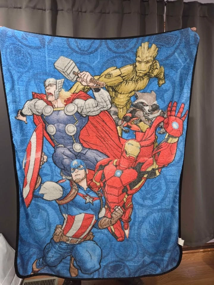 Avengers Fleece Blanket - photo 2