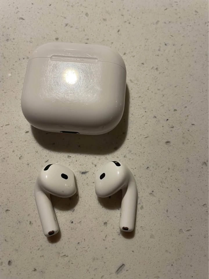 AirPod 4S - photo 2