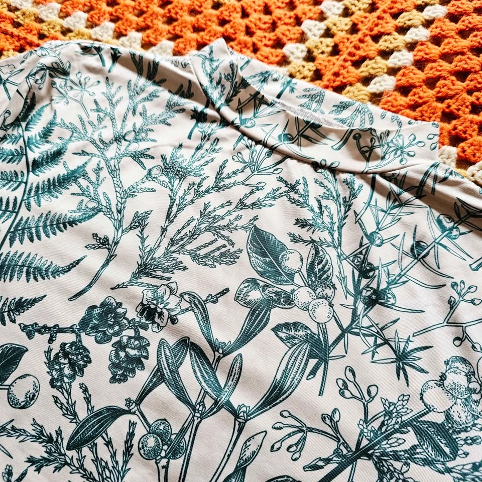 Cider Botanical Forest Print Long Sleeve Crop Top Green Cream - photo 2
