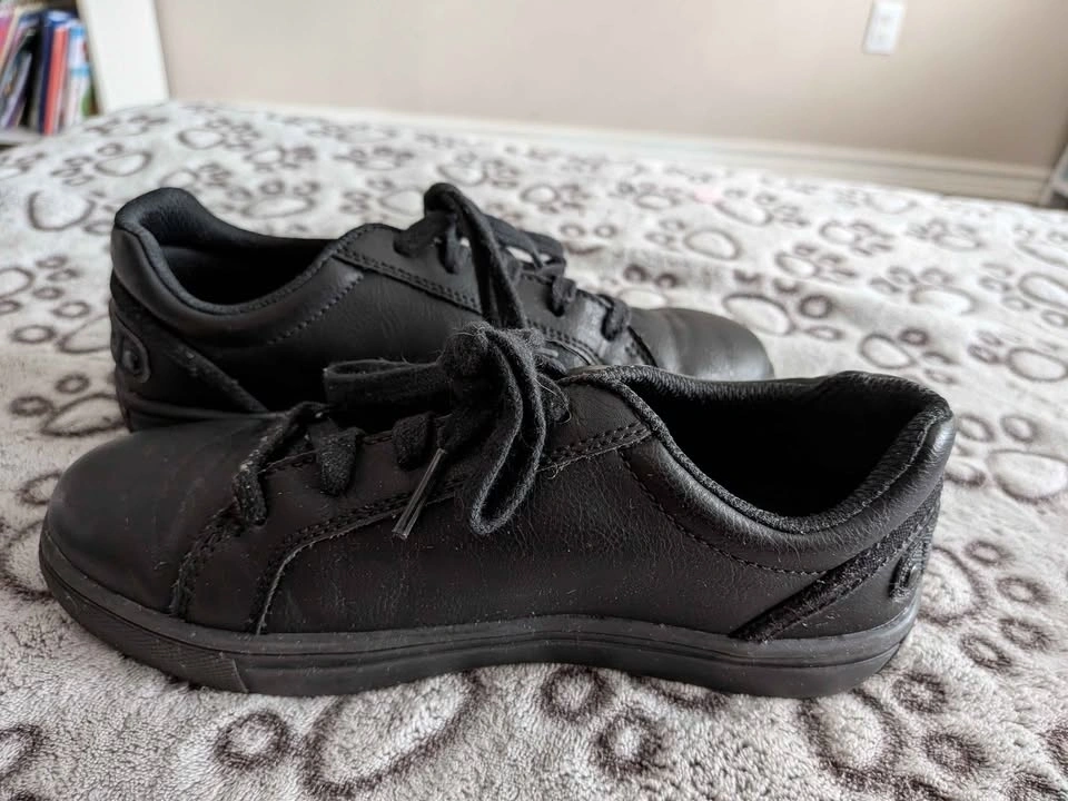 Black Sketchers - child size 2 - photo 5