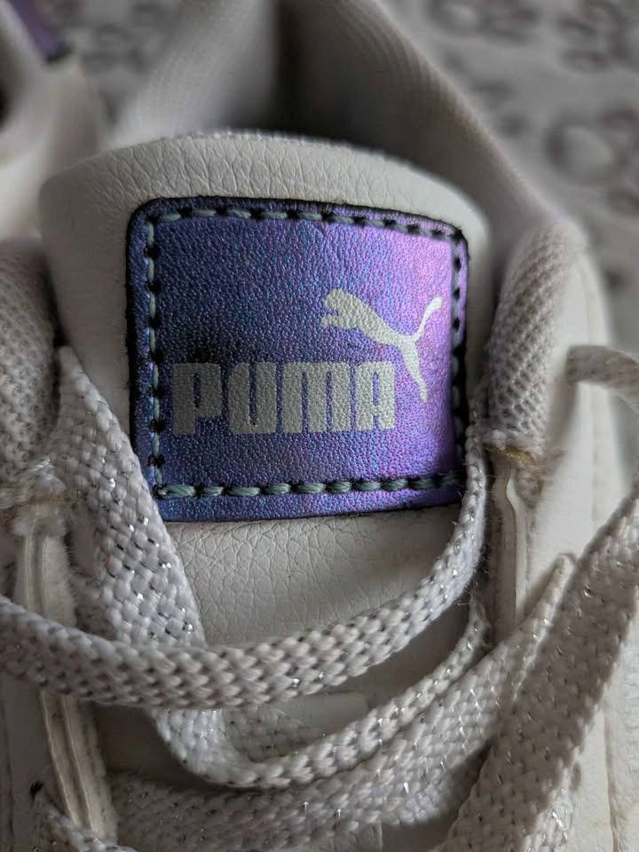 Girls Puma Shoes size 2.5 - photo 3