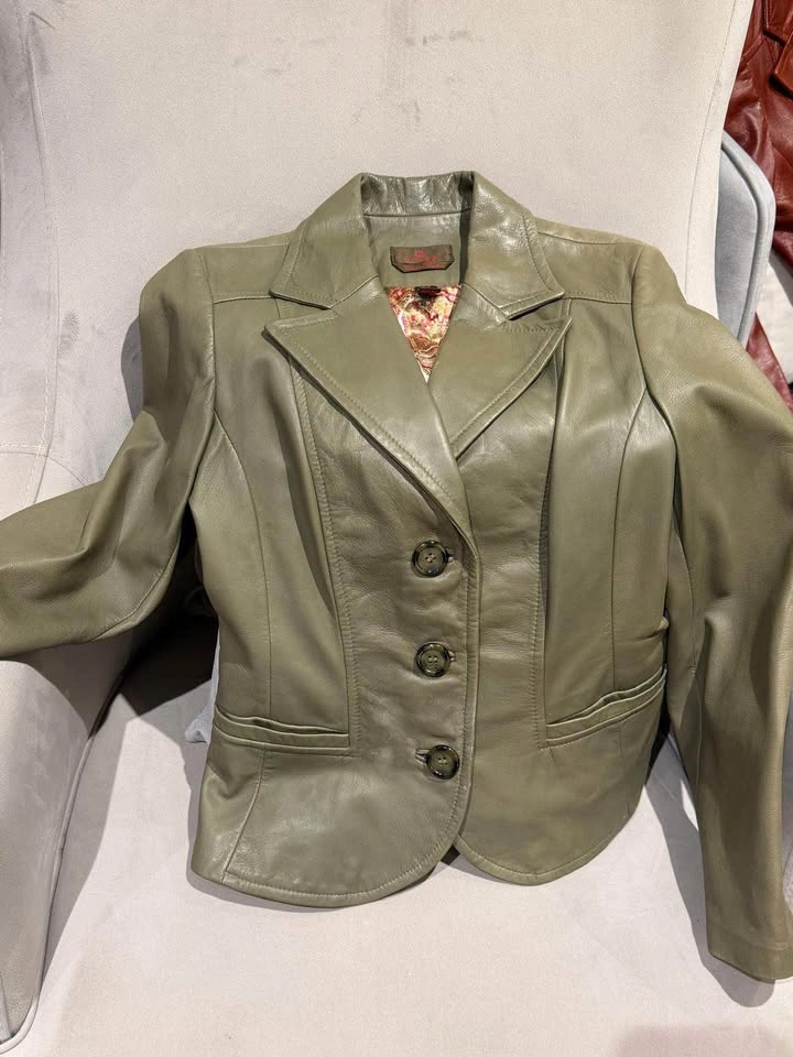 Danier Green Leather Jacket - photo 2