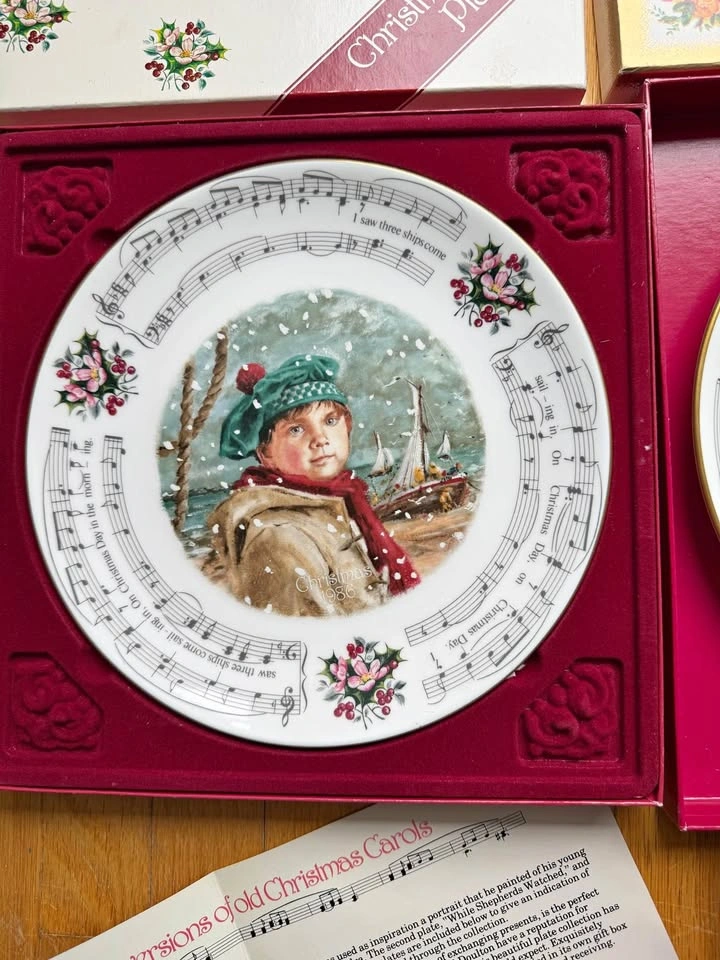 6 Royal Doulton Christmas Carol Plates