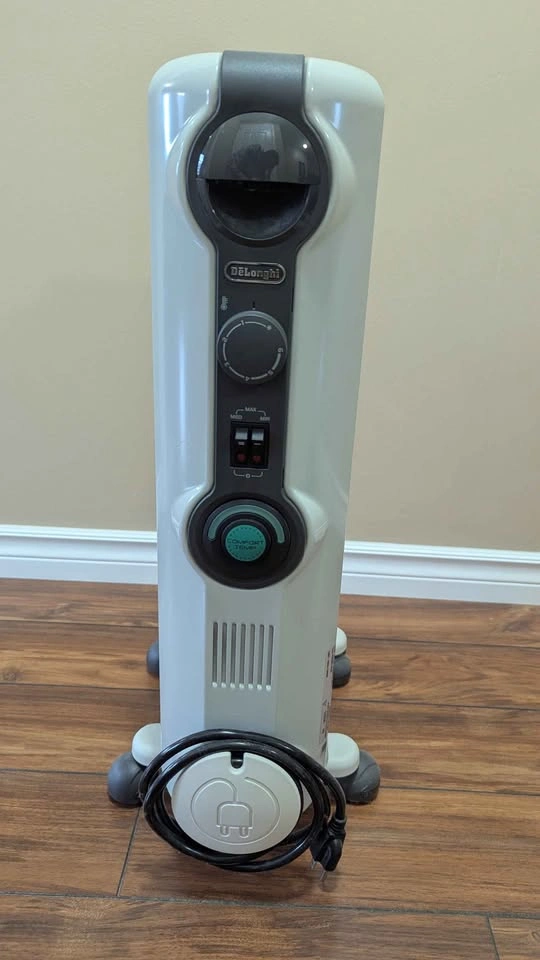 DeLonghi Oil-Filled Radiator Heater (Rarely Used!!)