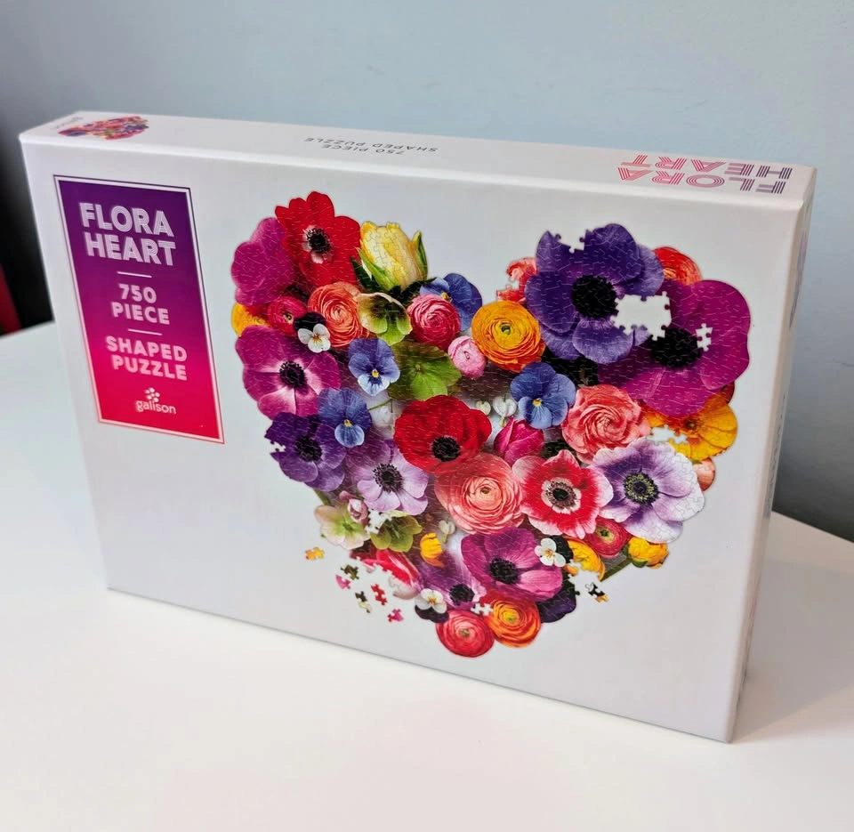 Heart Shaped Jigsaw Puzzle 750 pieces