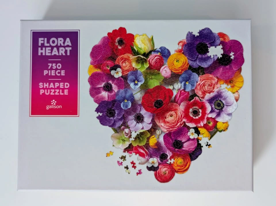 Heart Shaped Jigsaw Puzzle 750 pieces - photo 2