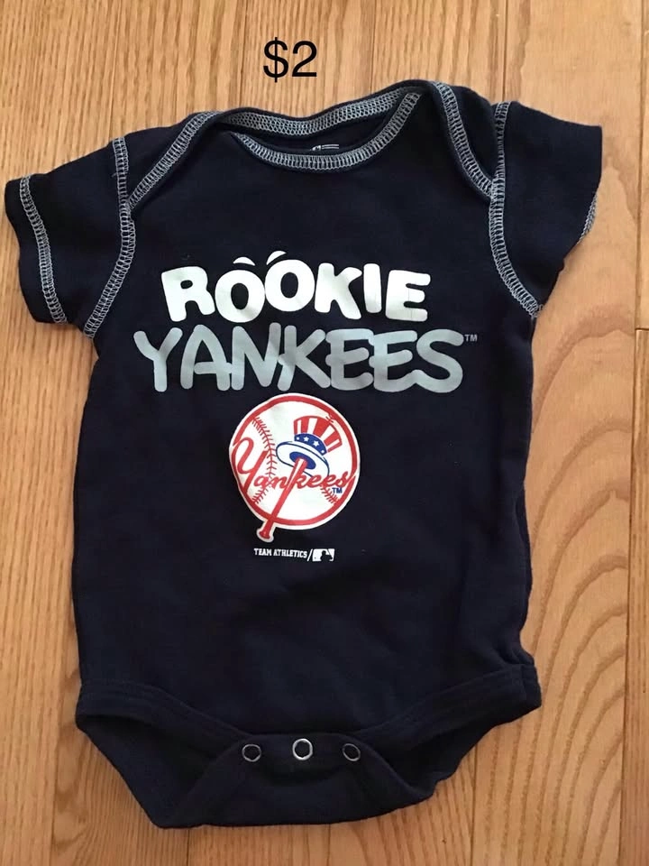 0-3 Months New York Yankees Onesies (Set of 2) - photo 2