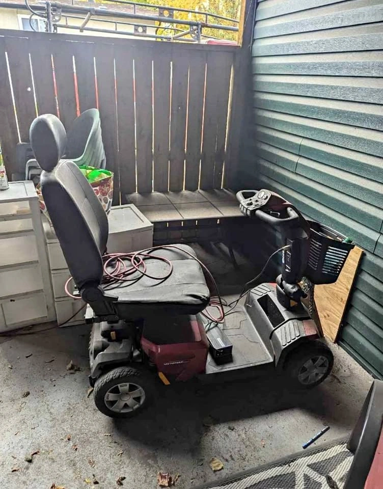 Electric scooter