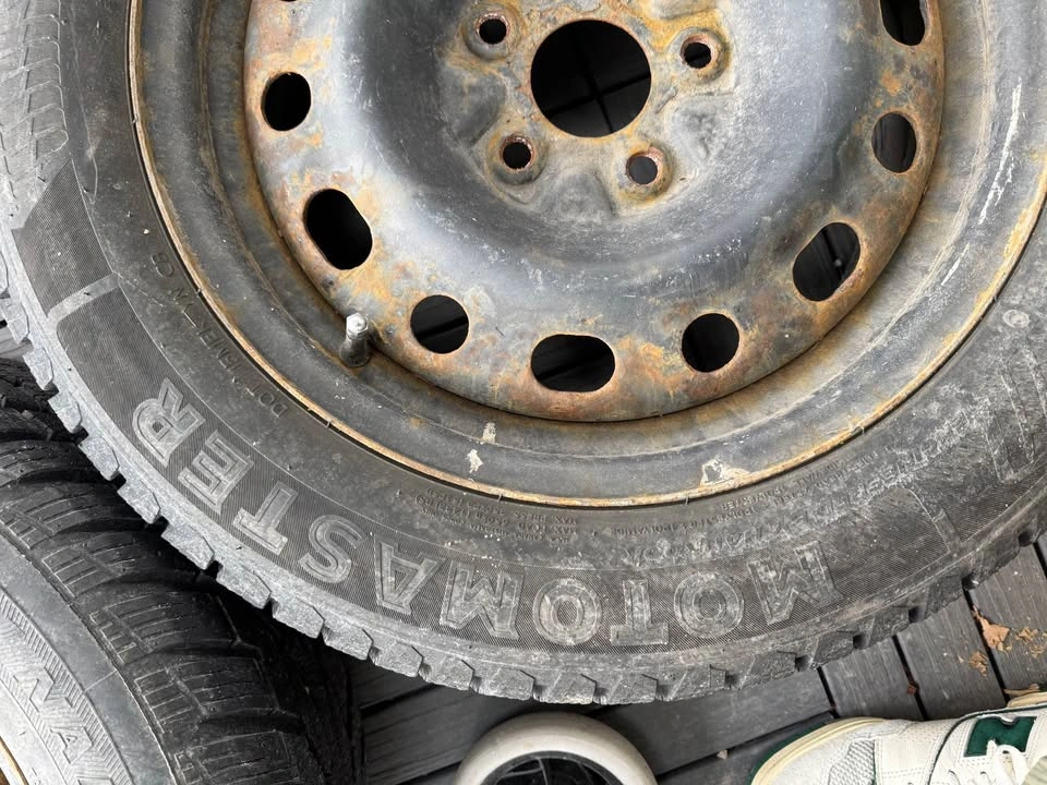 215/55/R16 Motomaster Winter edge (Winter tyre) without rim - photo 2