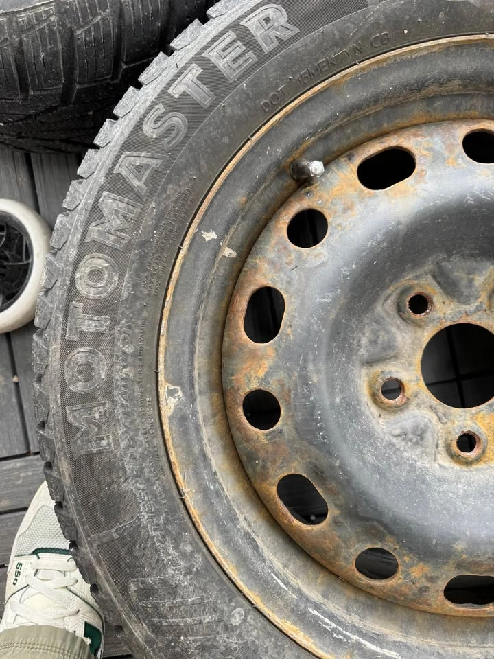 215/55/R16 Motomaster Winter edge (Winter tyre) without rim - photo 4