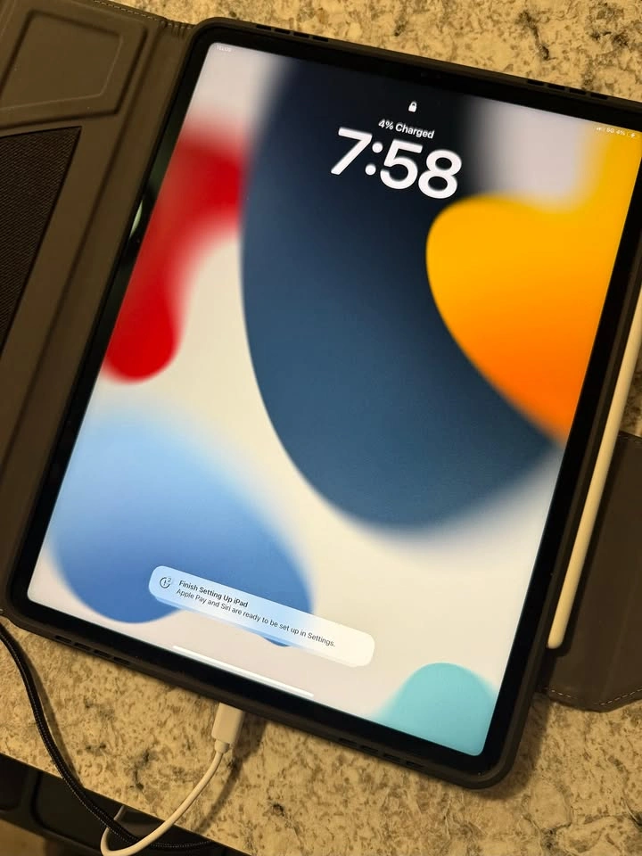 iPad Pro 12.9” (5th Gen) + Apple Pencil + Case – Excellent Condi - photo 4