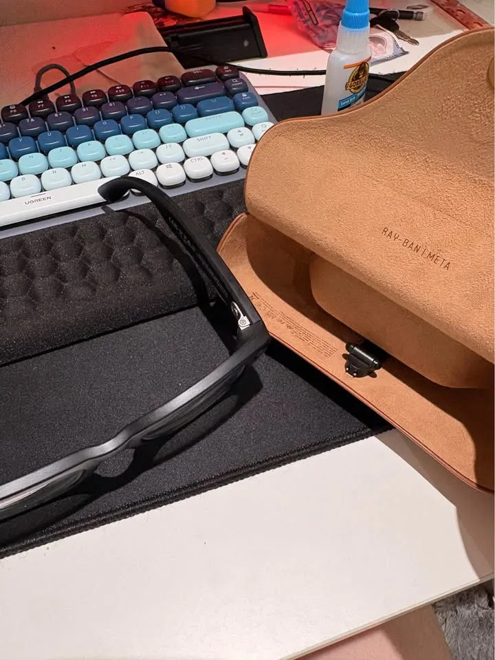 Meta raybans wayfarer - transition lens image indicator(2)