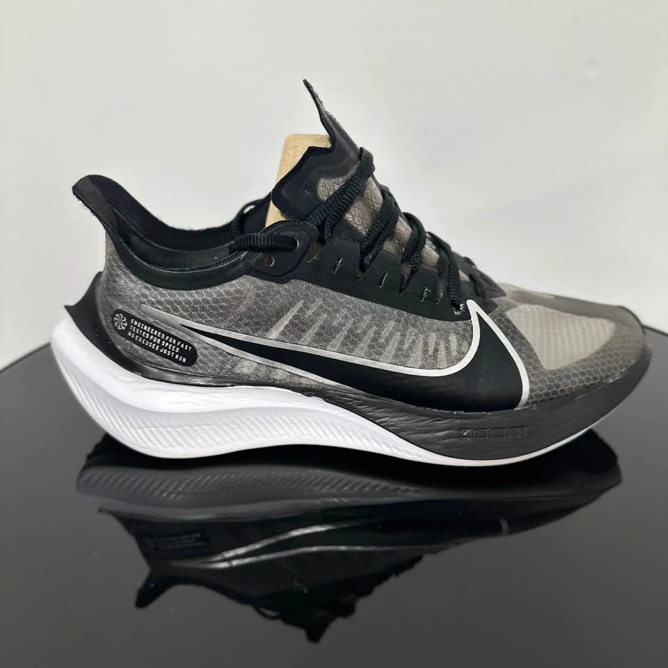 Women's Nike Zoom Gravity Running Sneakers US 9 - photo 2