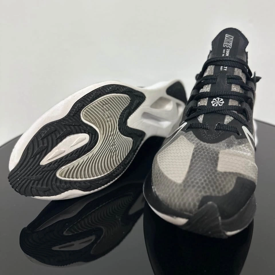 Women's Nike Zoom Gravity Running Sneakers US 9 - photo 3