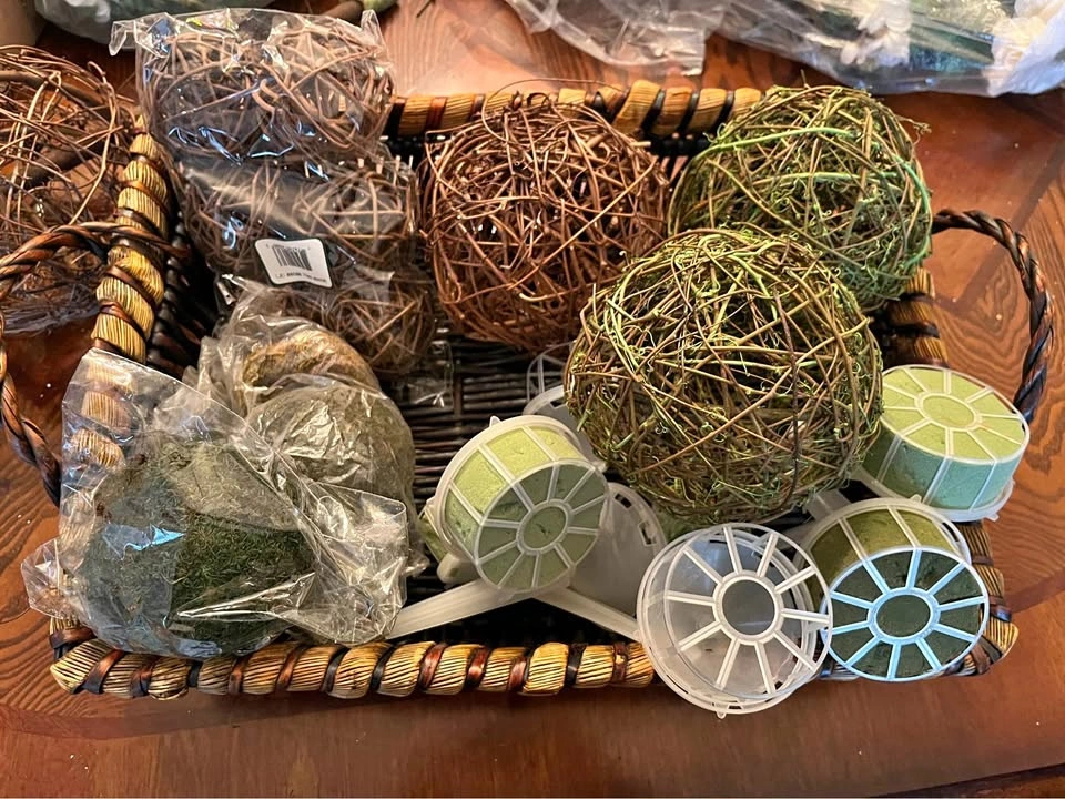 Holiday Decorations/Ornaments