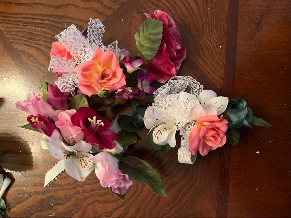 Wedding Corsages and other Accessories - photo 4