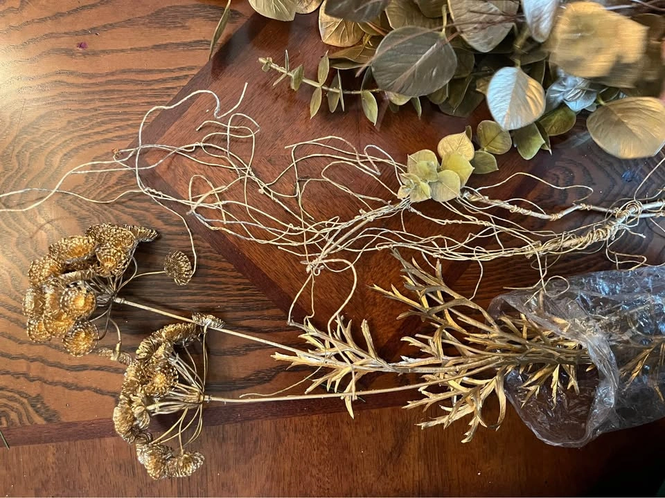 Gold and Green Decor for Holidays - photo 4