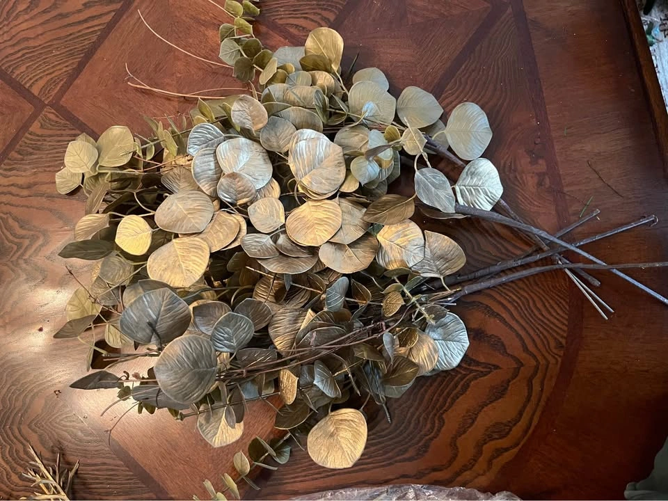Gold and Green Decor for Holidays - photo 5