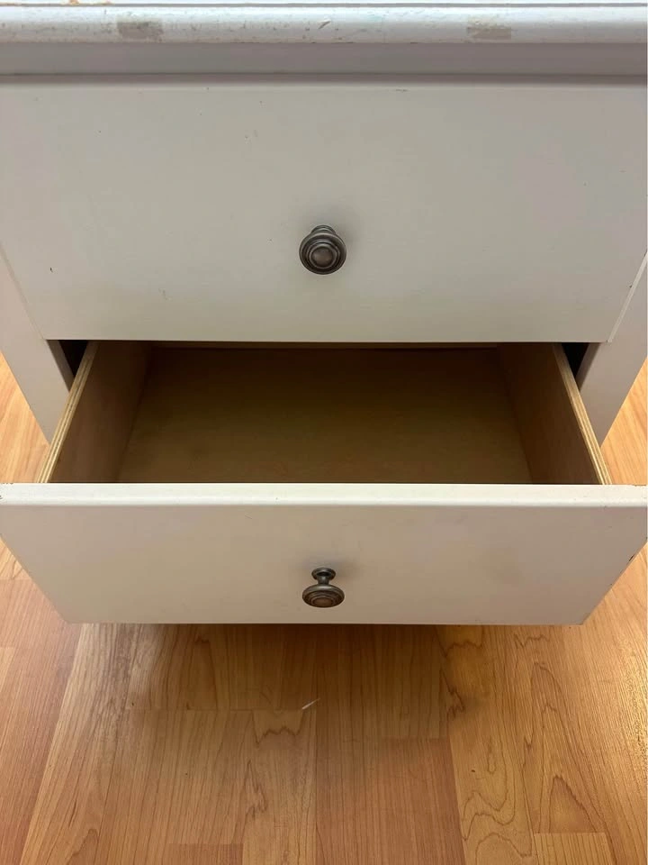 IKEA HEMNES Bedside Table - photo 3