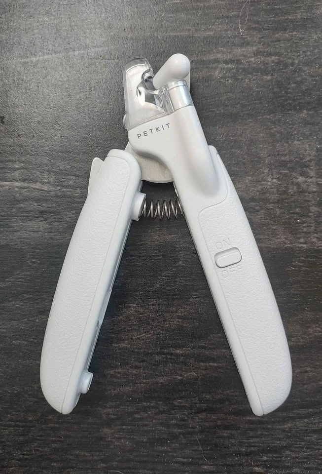 PETKIT pet nail clipper with light (90% New)