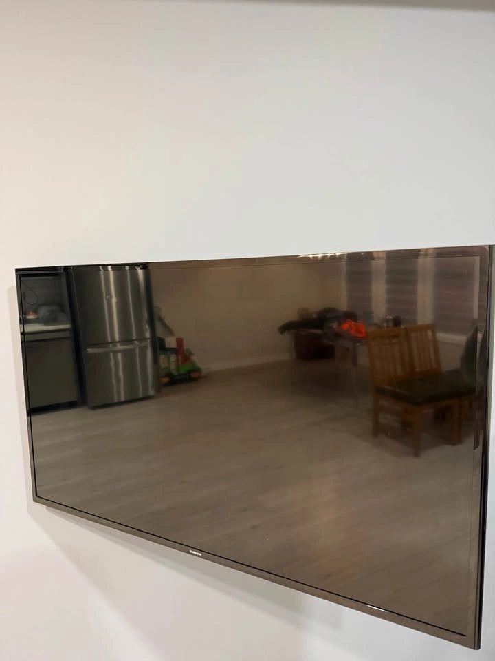 Samsung 42 inch TV - photo 2