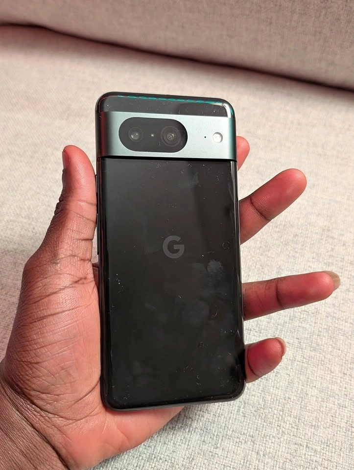 Google Pixel 8 (128GB) - Almost mint condition!