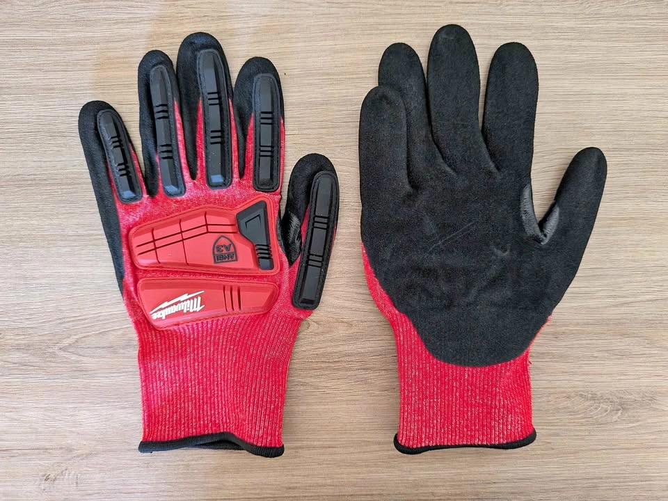 New XL Milwaukee Work Gloves