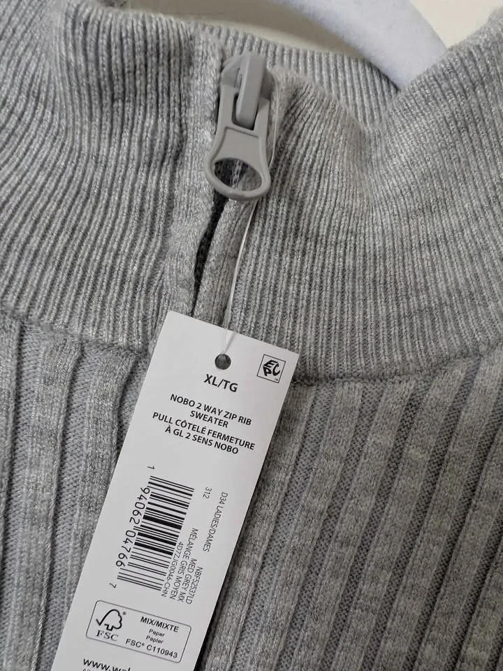 New XL Women's No Boundaries Zip Up Sweater - photo 3