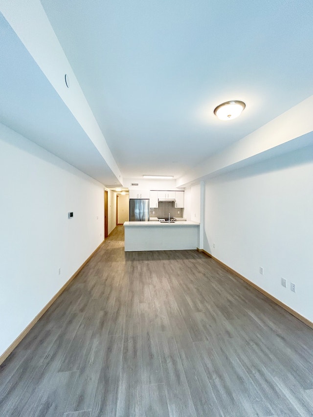 Modern 3 Bed, 2 Bath Townhouse for Rent in Toronto - photo 3