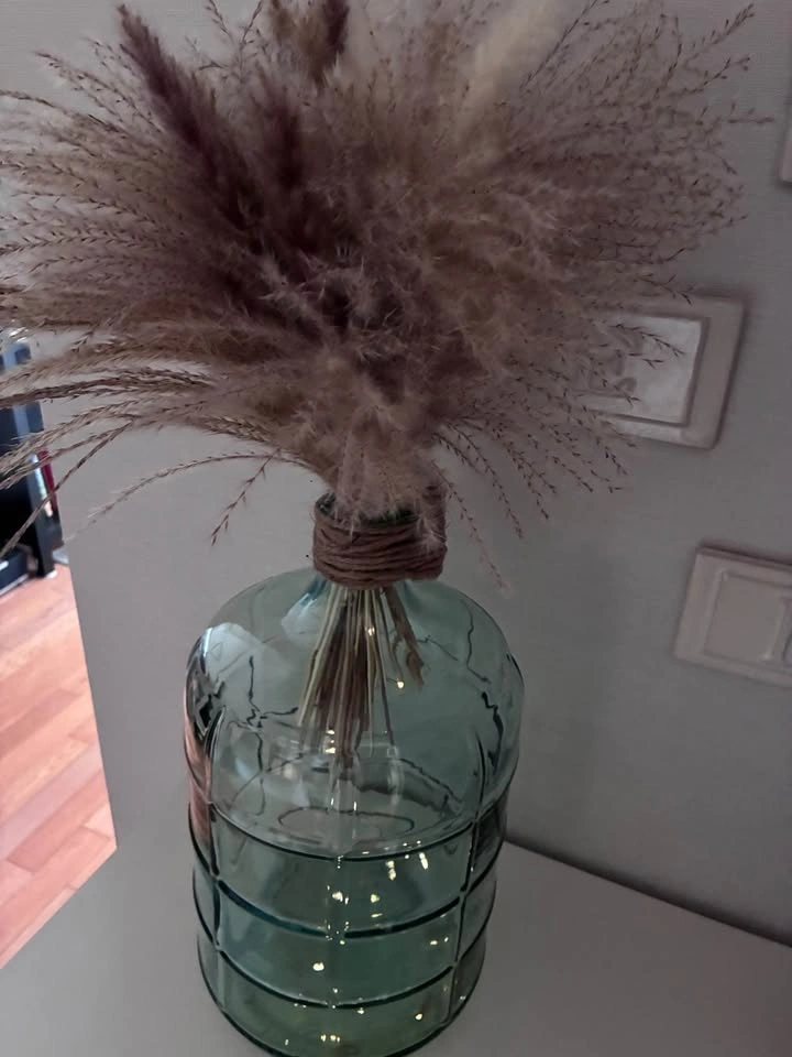 Beautiful decorative glass demijhon with pampas grass. - photo 2