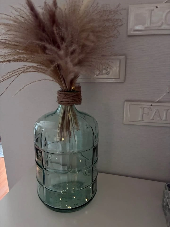 Beautiful decorative glass demijhon with pampas grass. - photo 3
