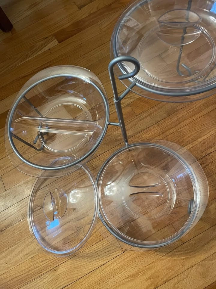 Serving multi leveled trays - photo 3