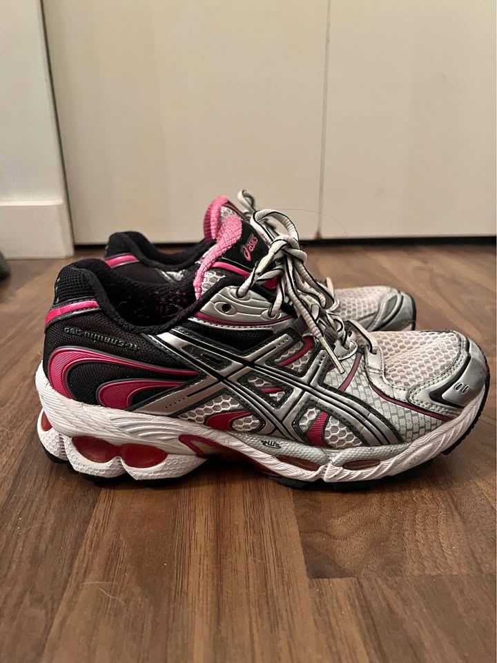 ASICS Shoes - Size 6